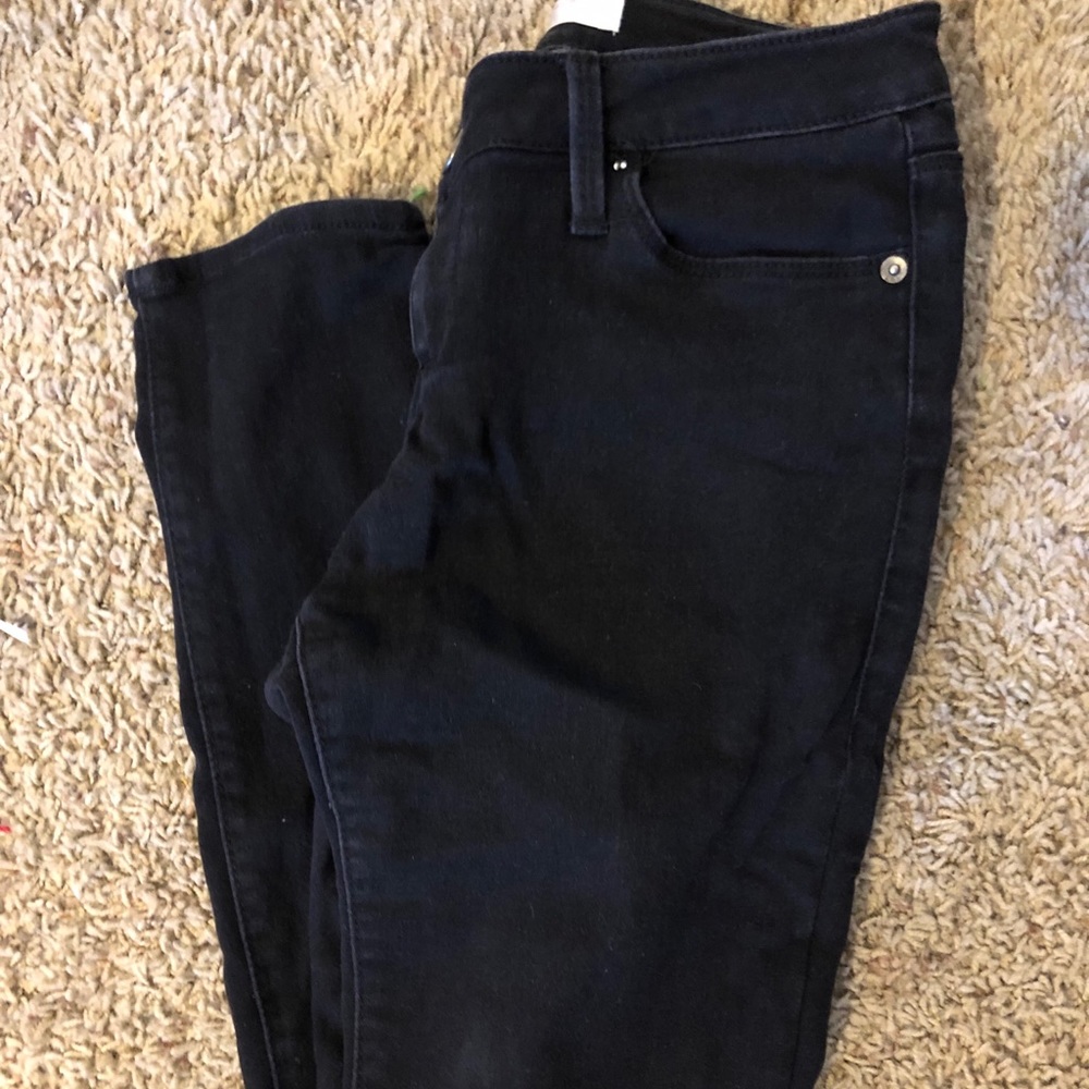 Black and white skinny pants